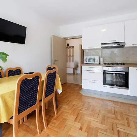 Pintar Apartman Jadranovo