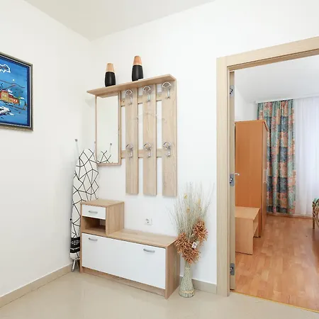 Pintar Apartman *